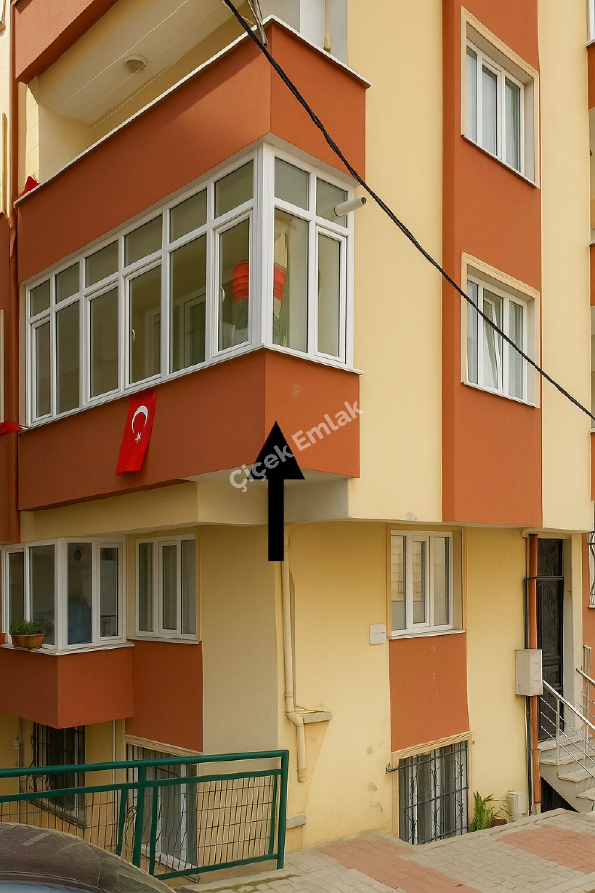 Yeşilpınar'da 80 m2 Balkonlu Arakat Temiz 2+1 Satılık Daire