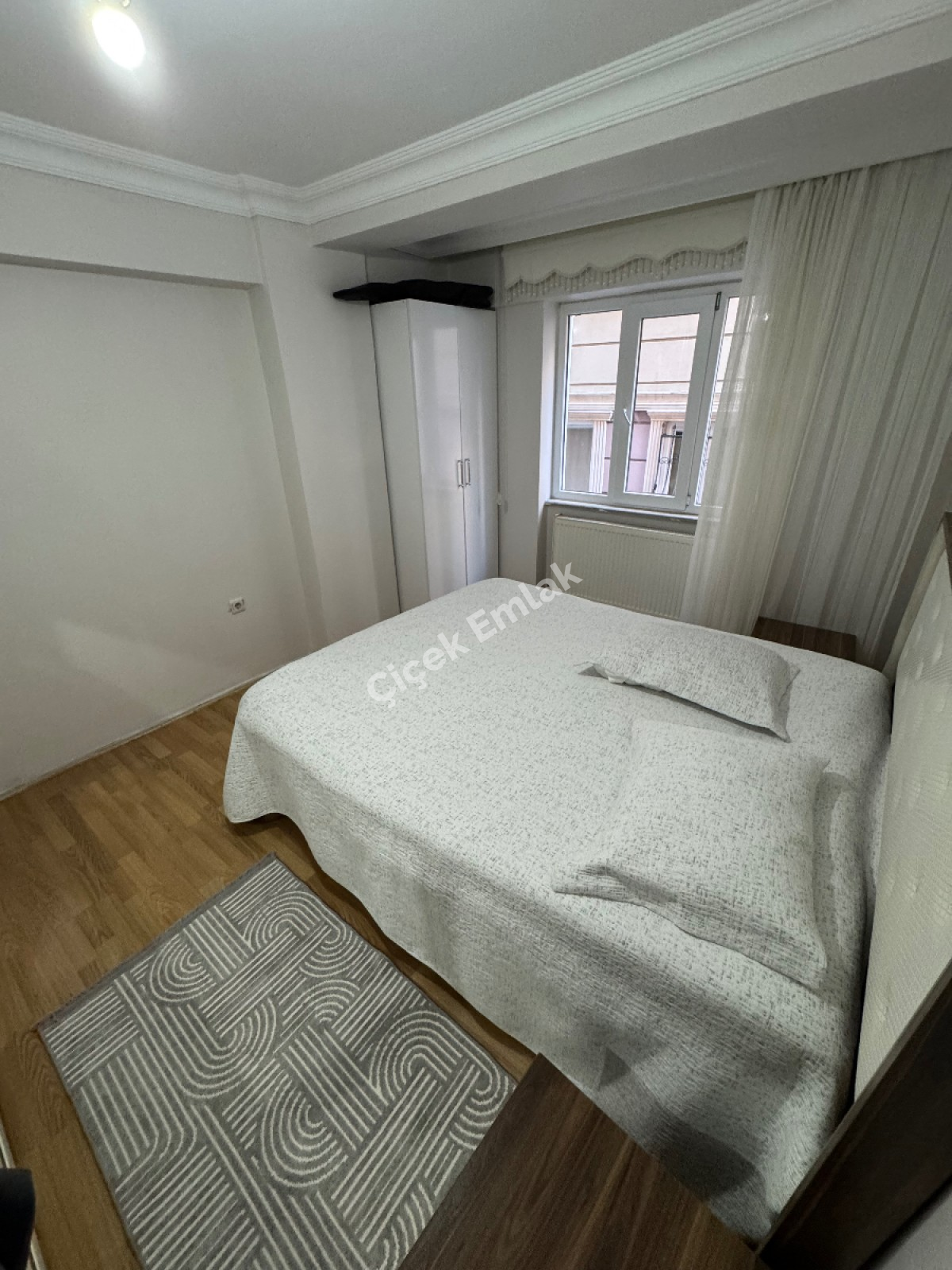 Yeşilpınar'da 80 m2 Balkonlu Arakat Temiz 2+1 Satılık Daire