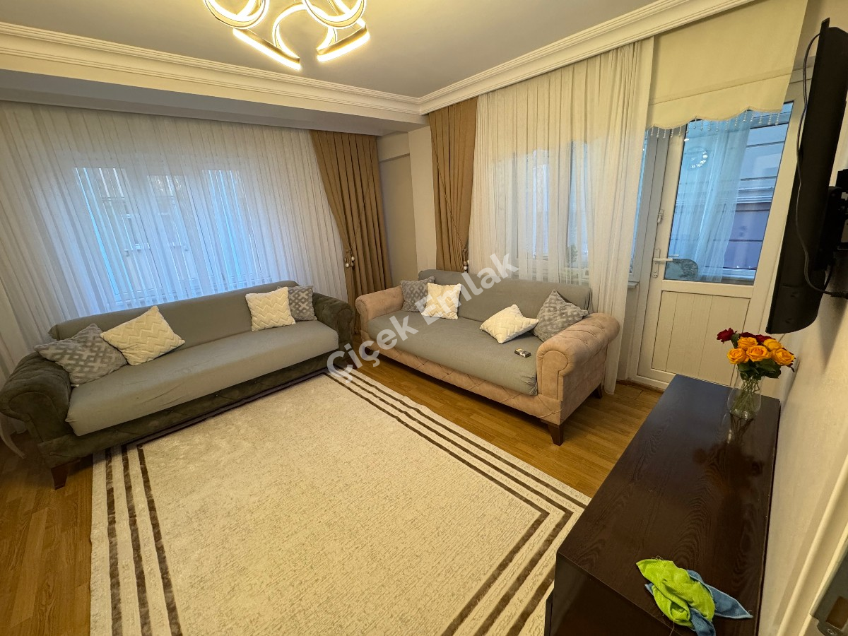 Yeşilpınar'da 80 m2 Balkonlu Arakat Temiz 2+1 Satılık Daire