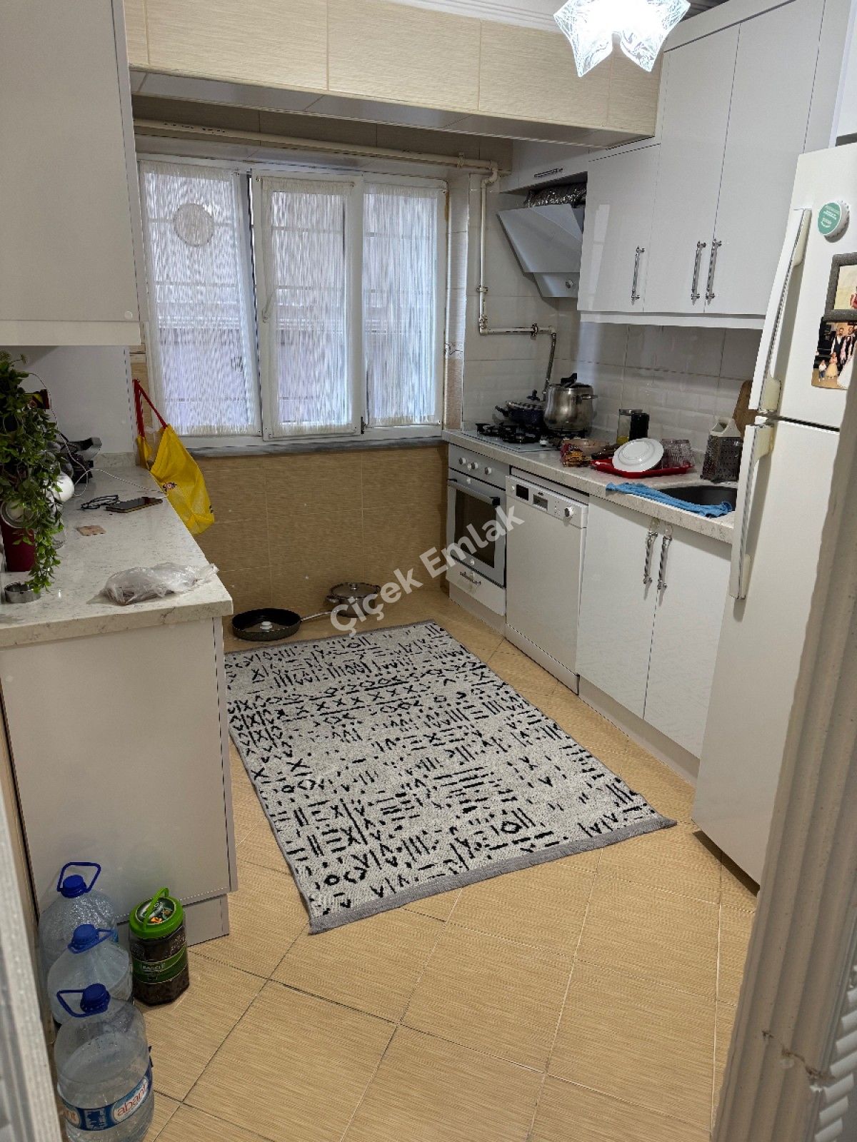 Yeşilpınar'da 80 m2 Balkonlu Arakat Temiz 2+1 Satılık Daire