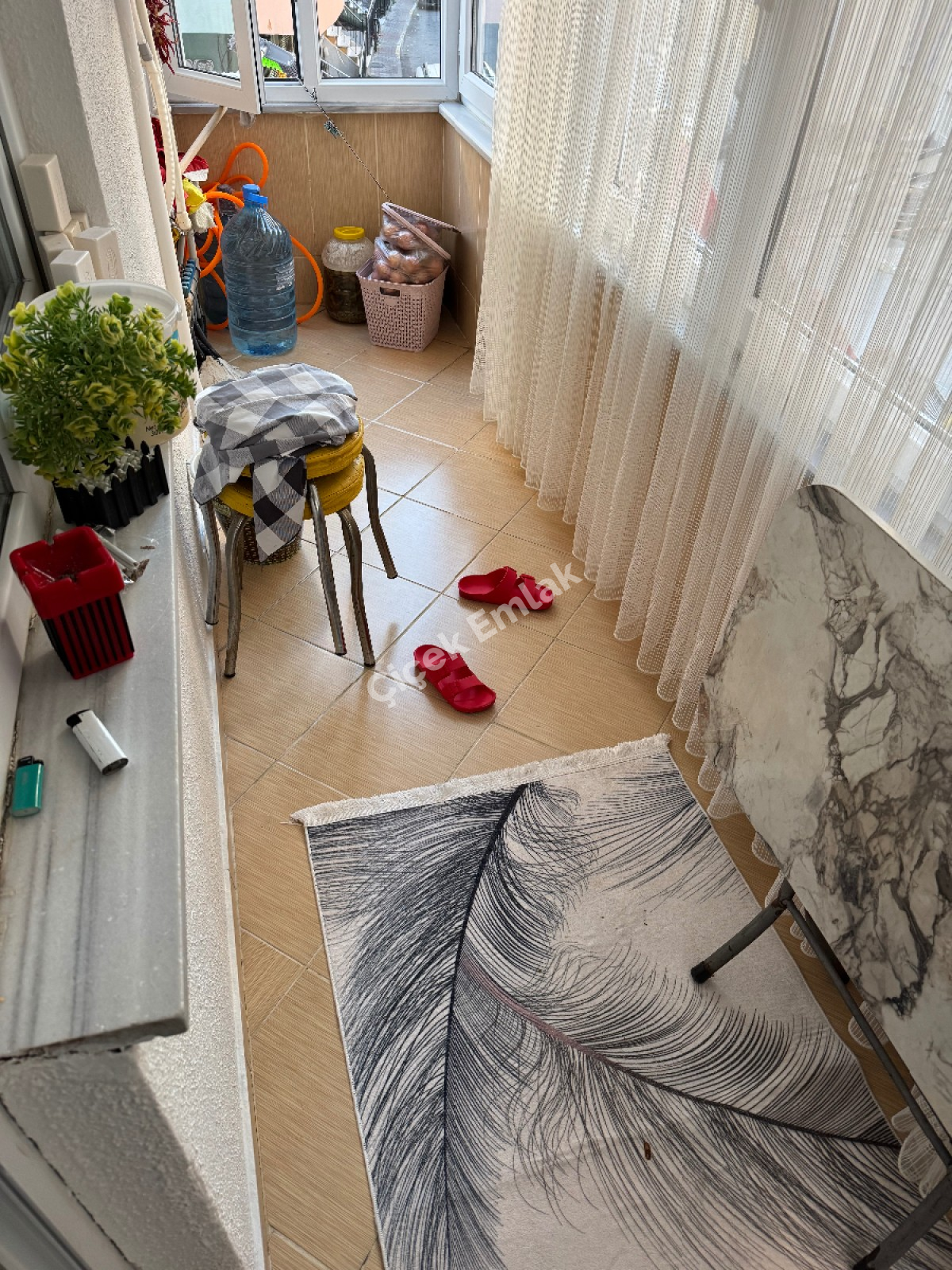 Yeşilpınar'da 80 m2 Balkonlu Arakat Temiz 2+1 Satılık Daire