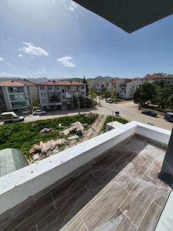 AFYON ÜÇOK EMLAKTAN ESENTEPE MAH  3+1 105M² SATILLIK SIFIR DAİRELER 