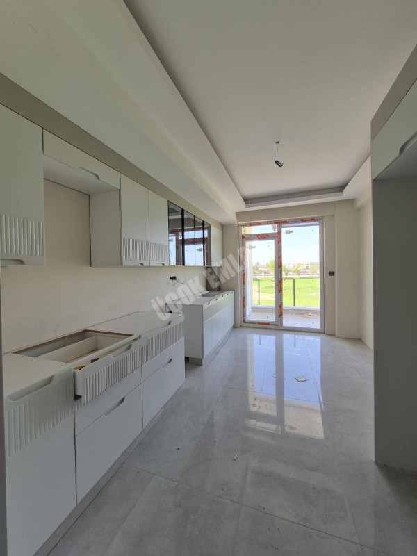 AFYON ÜÇOK EMLAKTAN KARŞIYAKA MAH 3+1 130M² SIFIR SATILIK DAİRE 