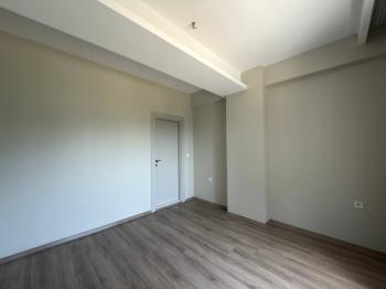 ALYANS'TAN SİTE İÇİ CEPHELERİ AÇIK KUSURSUZ İŞÇİLİKLİ 2+1 