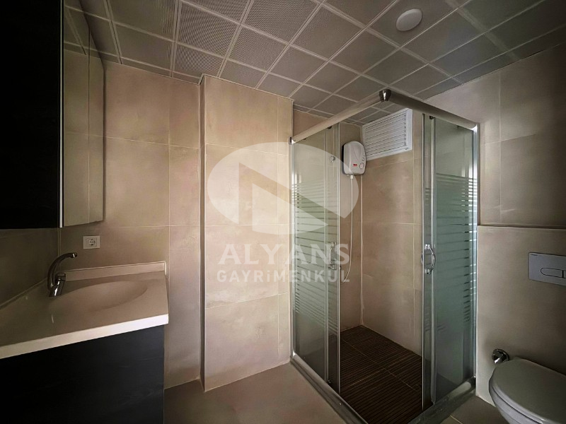 ALYANS'TAN SİTE İÇİ CEPHELERİ AÇIK KUSURSUZ İŞÇİLİKLİ 2+1 