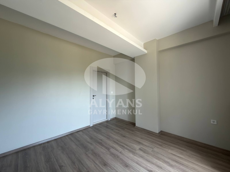 ALYANS'TAN SİTE İÇİ CEPHELERİ AÇIK KUSURSUZ İŞÇİLİKLİ 2+1 