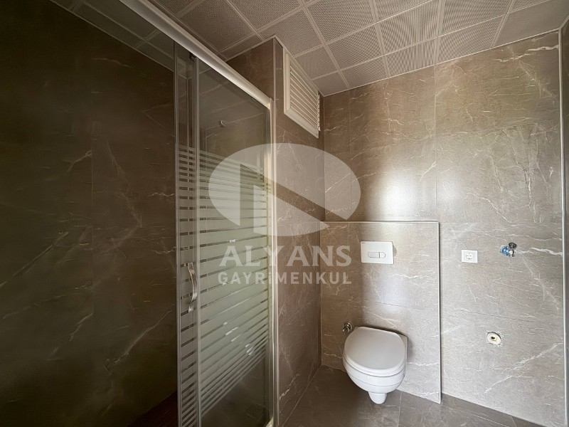 ALYANS'TAN SİTE İÇİ CEPHELERİ AÇIK KUSURSUZ İŞÇİLİKLİ 2+1 
