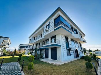 DİDİM CUMHURİYET MAHALLESİ’NDE ULTRA LÜKS, TATİL KÖYÜ KONFORUNDA 2+1 DAİRE