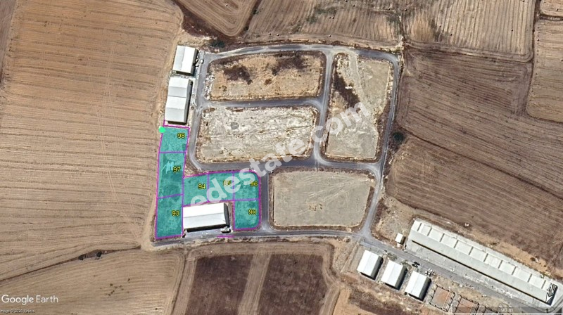 Lefkoşa Eski Ercan Çevresinde SATILIK TİCARİ İZİNLİ ARSALAR