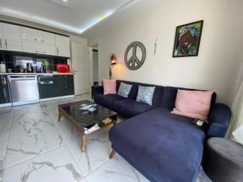 AKBÜK’TE HAVUZLU SİTE İÇERİSİNDE DENİZ MANZARALI 2+1 FIRSAT DAİRE!