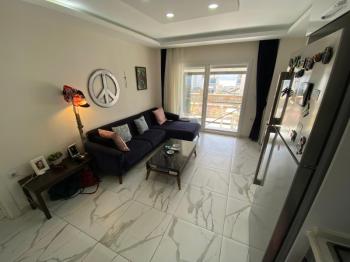 AKBÜK’TE HAVUZLU SİTE İÇERİSİNDE DENİZ MANZARALI 2+1 FIRSAT DAİRE!