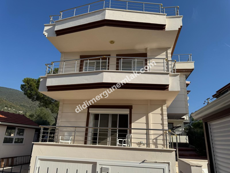AKBÜK’TE FULL EŞYALI TAM MÜSTAKİL 3+1 LÜKS VİLLA