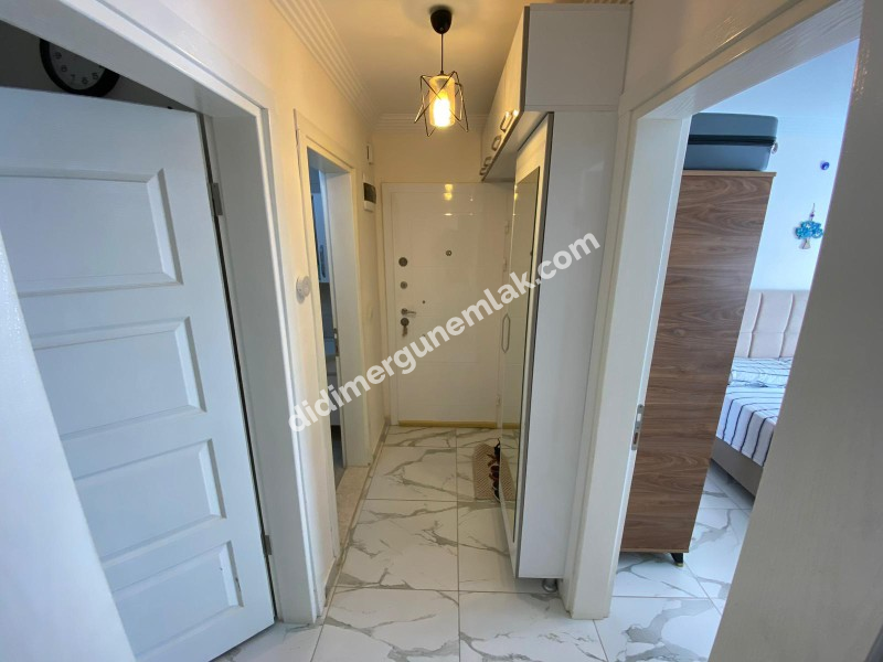 AKBÜK’TE HAVUZLU SİTE İÇERİSİNDE DENİZ MANZARALI 2+1 FIRSAT DAİRE!