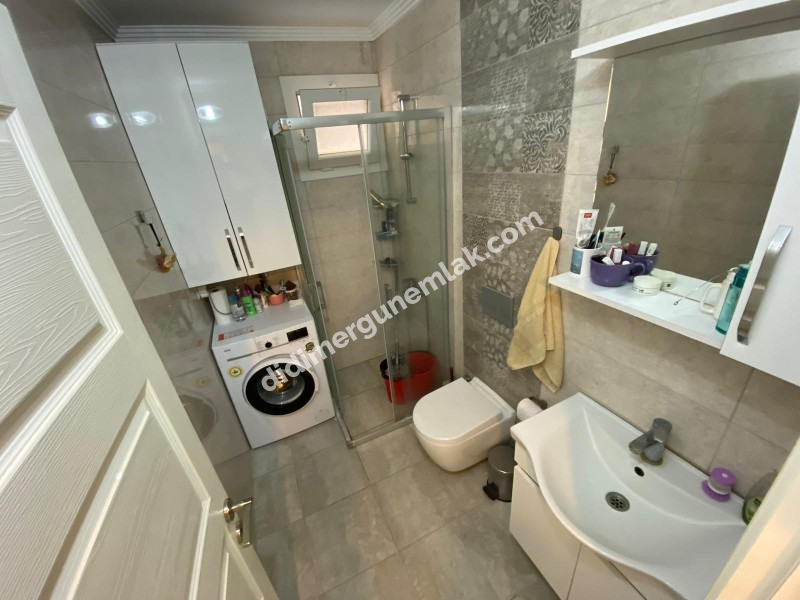 AKBÜK’TE HAVUZLU SİTE İÇERİSİNDE DENİZ MANZARALI 2+1 FIRSAT DAİRE!