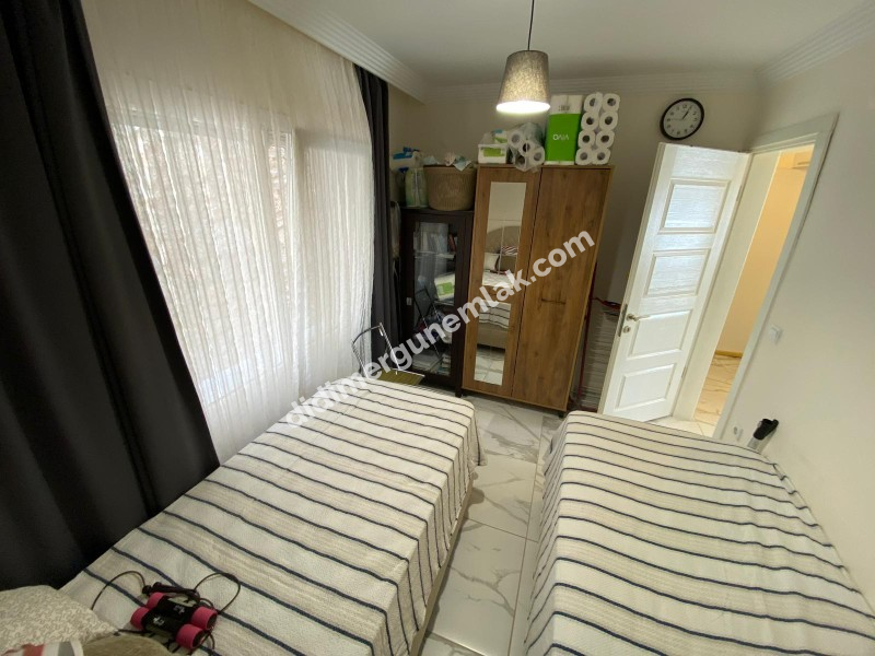 AKBÜK’TE HAVUZLU SİTE İÇERİSİNDE DENİZ MANZARALI 2+1 FIRSAT DAİRE!