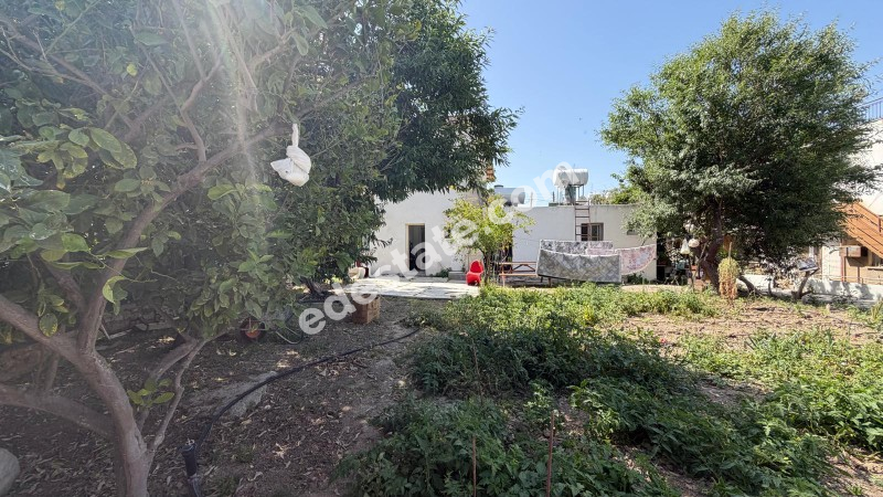 Lefkoşa Değirmenlik'de 3+1 YARDIMCI EVİ İLE BİRLİKTE SATILIK 3+1 MÜSTAKİL EV