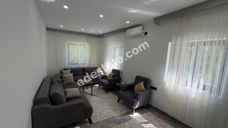 Lefkoşa Değirmenlik'de 3+1 YARDIMCI EVİ İLE BİRLİKTE SATILIK 3+1 MÜSTAKİL EV