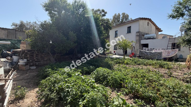 Lefkoşa Değirmenlik'de 3+1 YARDIMCI EVİ İLE BİRLİKTE SATILIK 3+1 MÜSTAKİL EV
