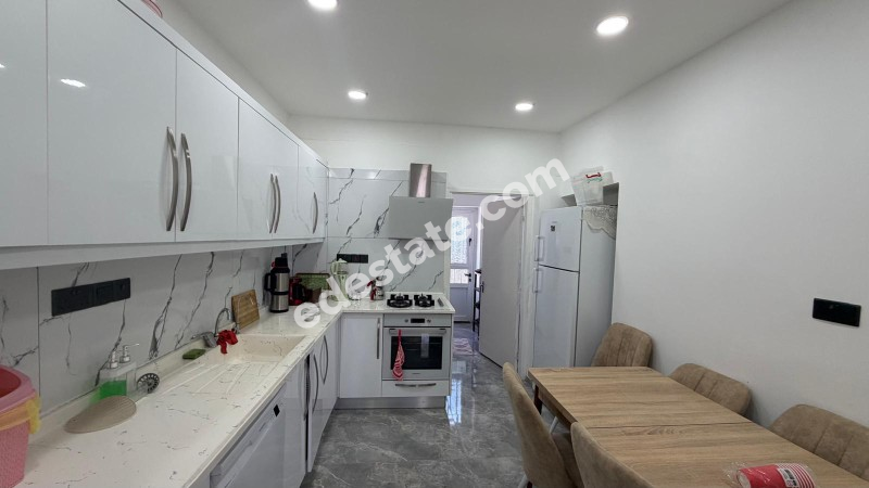 Lefkoşa Değirmenlik'de 3+1 YARDIMCI EVİ İLE BİRLİKTE SATILIK 3+1 MÜSTAKİL EV