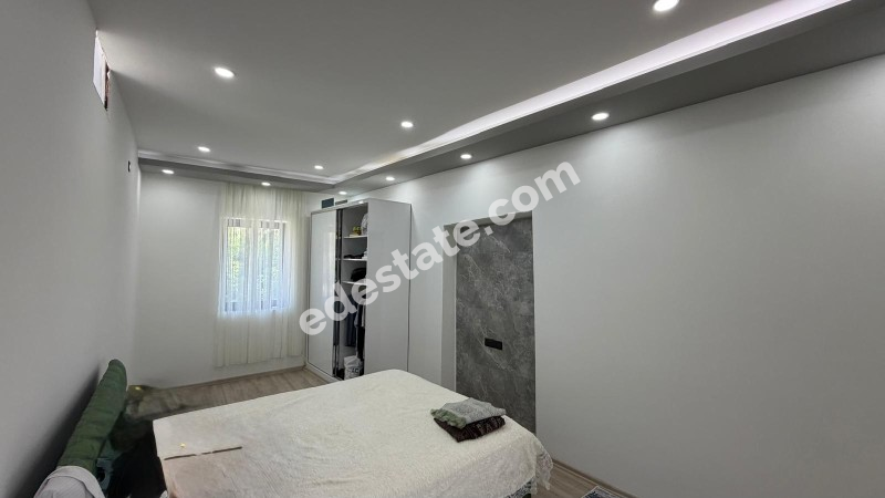 Lefkoşa Değirmenlik'de 3+1 YARDIMCI EVİ İLE BİRLİKTE SATILIK 3+1 MÜSTAKİL EV