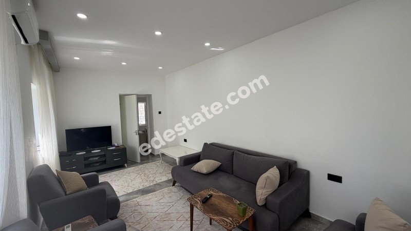 Lefkoşa Değirmenlik'de 3+1 YARDIMCI EVİ İLE BİRLİKTE SATILIK 3+1 MÜSTAKİL EV