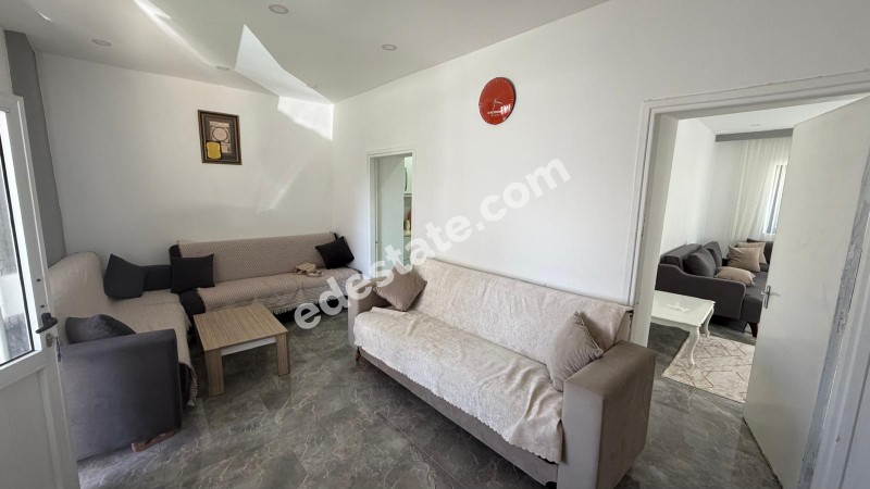 Lefkoşa Değirmenlik'de 3+1 YARDIMCI EVİ İLE BİRLİKTE SATILIK 3+1 MÜSTAKİL EV