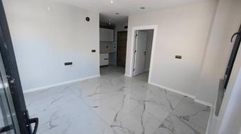 HASTANE KARŞISI SATILIK SIFIR APART 