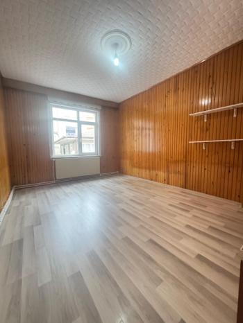 ÇARŞI MERKEZDE MİLLET BAHÇESİ CİVARINDA 