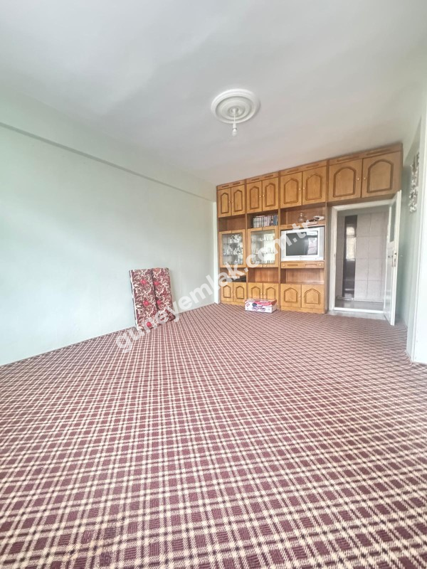 ÇARŞI MERKEZDE MİLLET BAHÇESİ CİVARINDA 