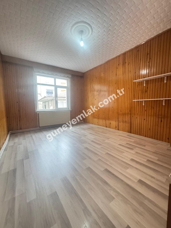 ÇARŞI MERKEZDE MİLLET BAHÇESİ CİVARINDA 