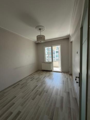 GÜVENAY - ÇORUM BAHÇELİEVLER BAHAR CADDESİ ÜZERİ 3+1 KİRALIK DAİRE
