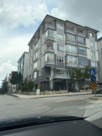 GÜVENAY - ÇORUM BAHÇELİEVLER BAHAR CADDESİ ÜZERİ 3+1 KİRALIK DAİRE