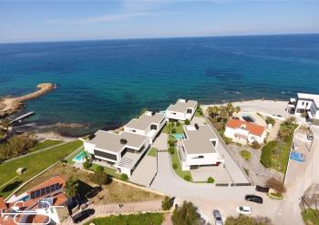 KKTC Girne Çatalköy Bölgesinde Denize Sıfır Ultra Lüks Villalar