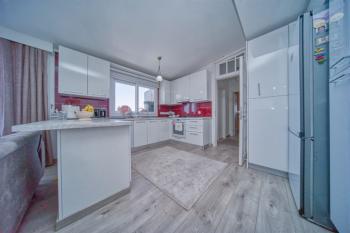 Girne Merkez'de Satılık Geniş 3+1 Penthouse
