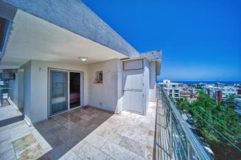 Girne Merkez'de Satılık Geniş 3+1 Penthouse