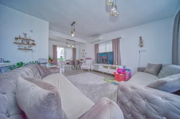 Girne Merkez'de Satılık Geniş 3+1 Penthouse