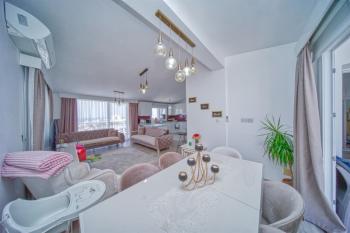 Girne Merkez'de Satılık Geniş 3+1 Penthouse