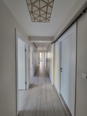 AFYON ÜÇOK EMLAKTAN VEYSEL KARANİ MAH 2+1 75M² TEMİZ BAKIMLI KİRALIK DAİRE 