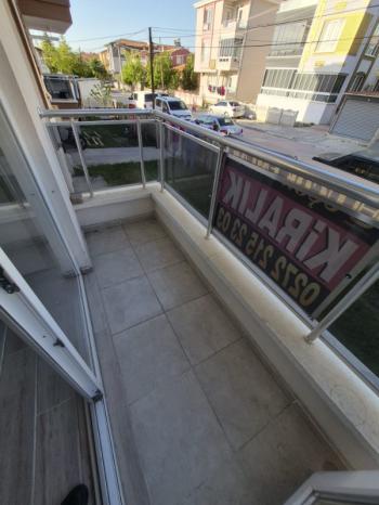 AFYON ÜÇOK EMLAKTAN VEYSEL KARANİ MAH 2+1 75M² TEMİZ BAKIMLI KİRALIK DAİRE 