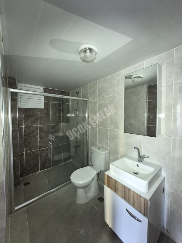 AFYON ÜÇOK EMLAKTAN VEYSEL KARANİ MAH 2+1 75M² TEMİZ BAKIMLI KİRALIK DAİRE            