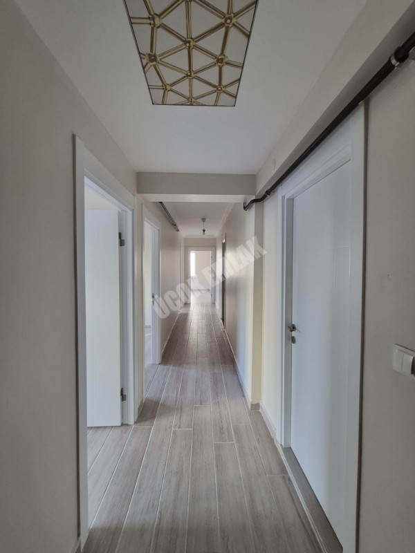 AFYON ÜÇOK EMLAKTAN VEYSEL KARANİ MAH 2+1 75M² TEMİZ BAKIMLI KİRALIK DAİRE            