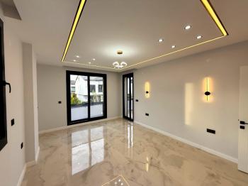 Didim Efeler Mahallesinde Satılık 4+1 Tam Müstakil Vİlla