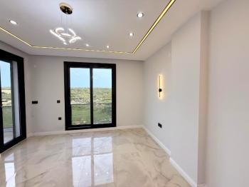 Didim Efeler Mahallesinde Satılık 4+1 Tam Müstakil Vİlla
