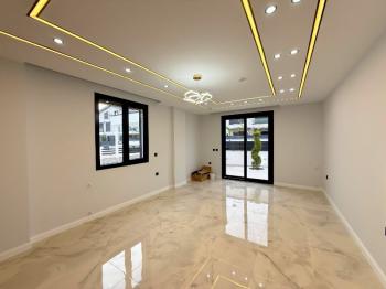 Didim Efeler Mahallesinde Satılık 4+1 Tam Müstakil Vİlla
