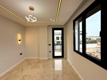 Didim Efeler Mahallesinde Satılık 4+1 Tam Müstakil Vİlla