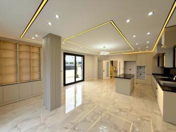 Didim'de Satılık Tam Müstakil Havuzlu Villa