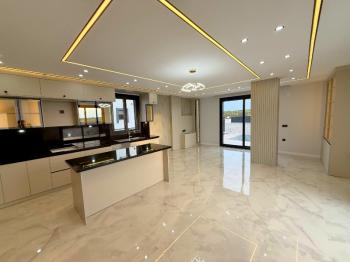 Didim'de Satılık Tam Müstakil Havuzlu Villa