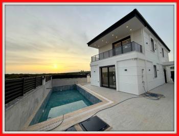 Didim'de Satılık Tam Müstakil Havuzlu Villa
