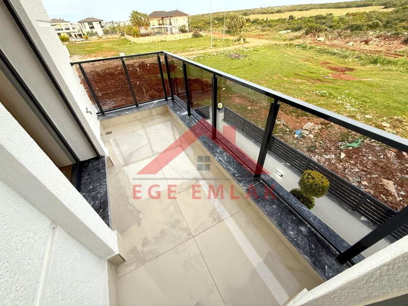 Didim Efeler Mahallesinde Satılık 4+1 Tam Müstakil Vİlla