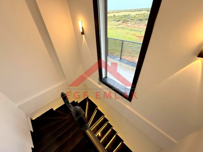 Didim Efeler Mahallesinde Satılık 4+1 Tam Müstakil Vİlla